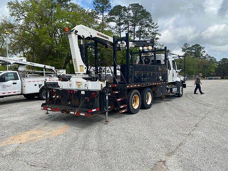 Image of Freightliner 108SD equipment image 4