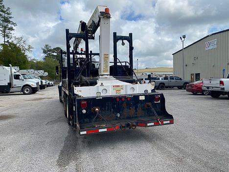 Image of Freightliner 108SD equipment image 3