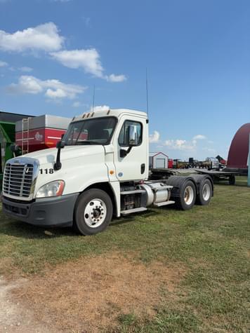 Main image Freightliner Cascadia 125