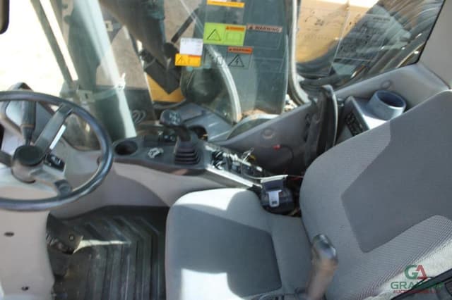 Image of Volvo EW180C equipment image 4