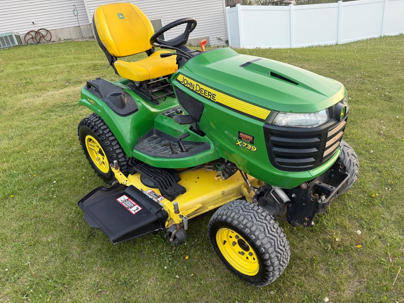 2022 John Deere X739 Equipment Image0