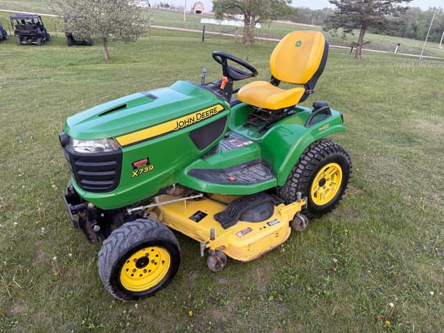 Image of John Deere X739 equipment image 2