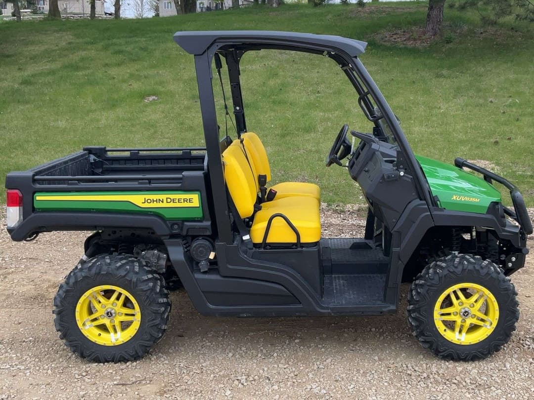 Image of John Deere XUV 835M Primary image
