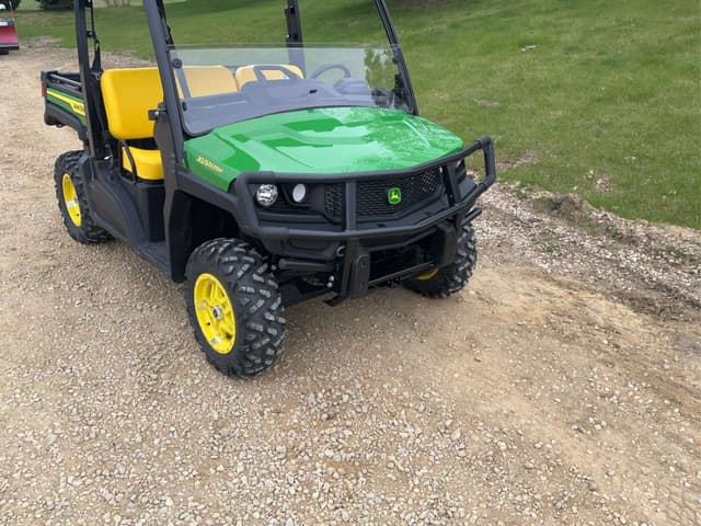 Image of John Deere XUV 835M equipment image 2
