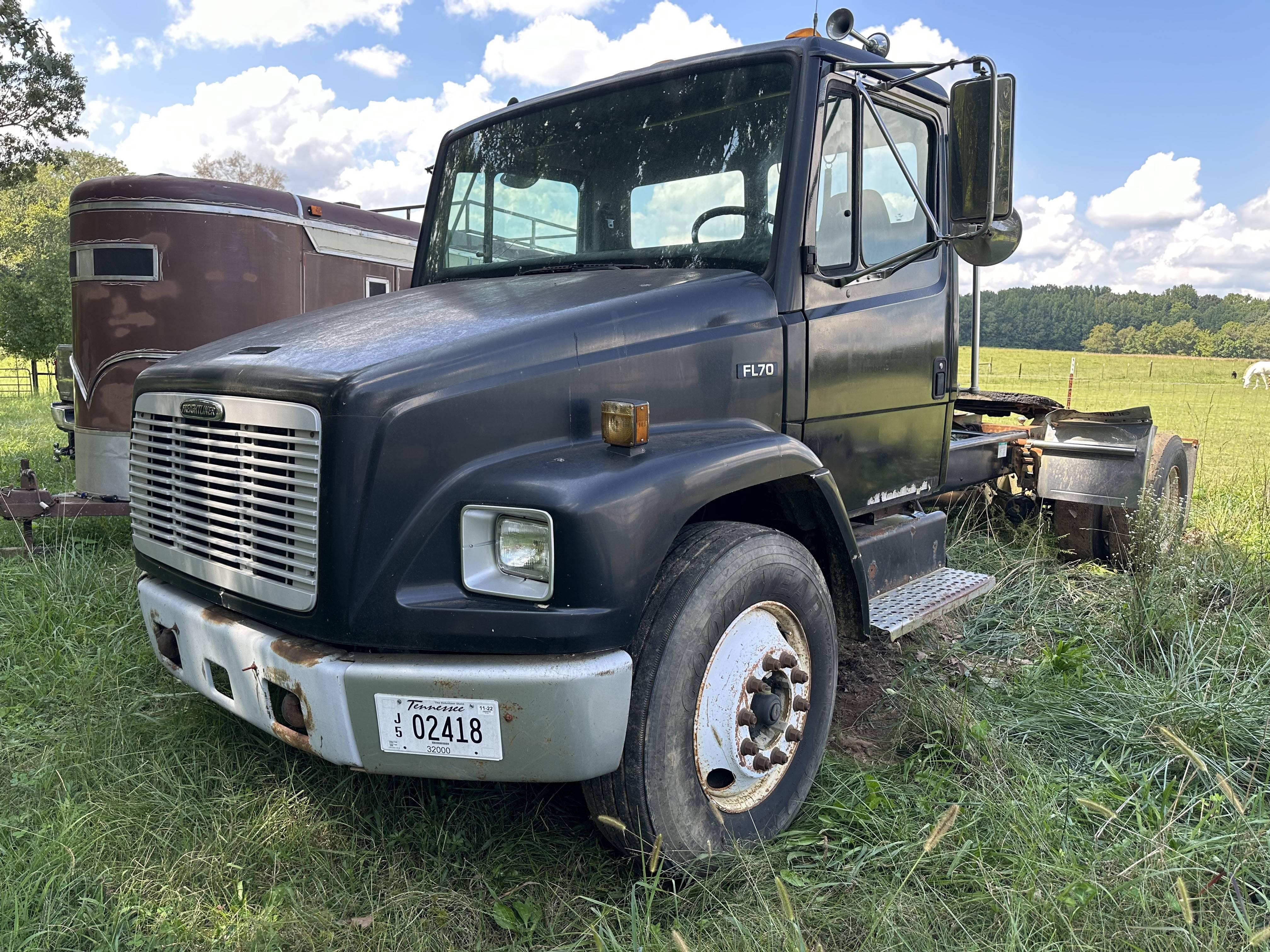 Main image Freightliner FL70