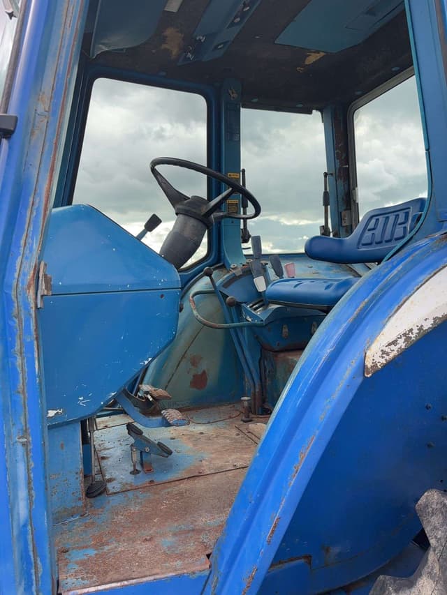 Image of Ford 7700 equipment image 3