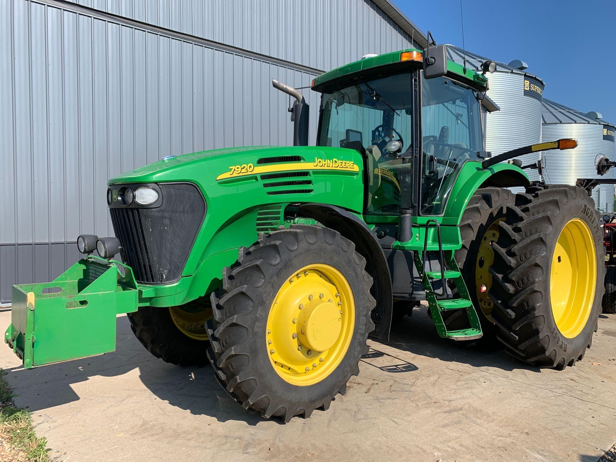 Main image John Deere 7920