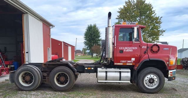 Image of Ford L9000 equipment image 1