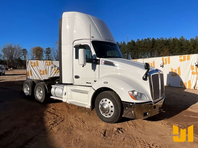 Image of Kenworth T680 equipment image 2