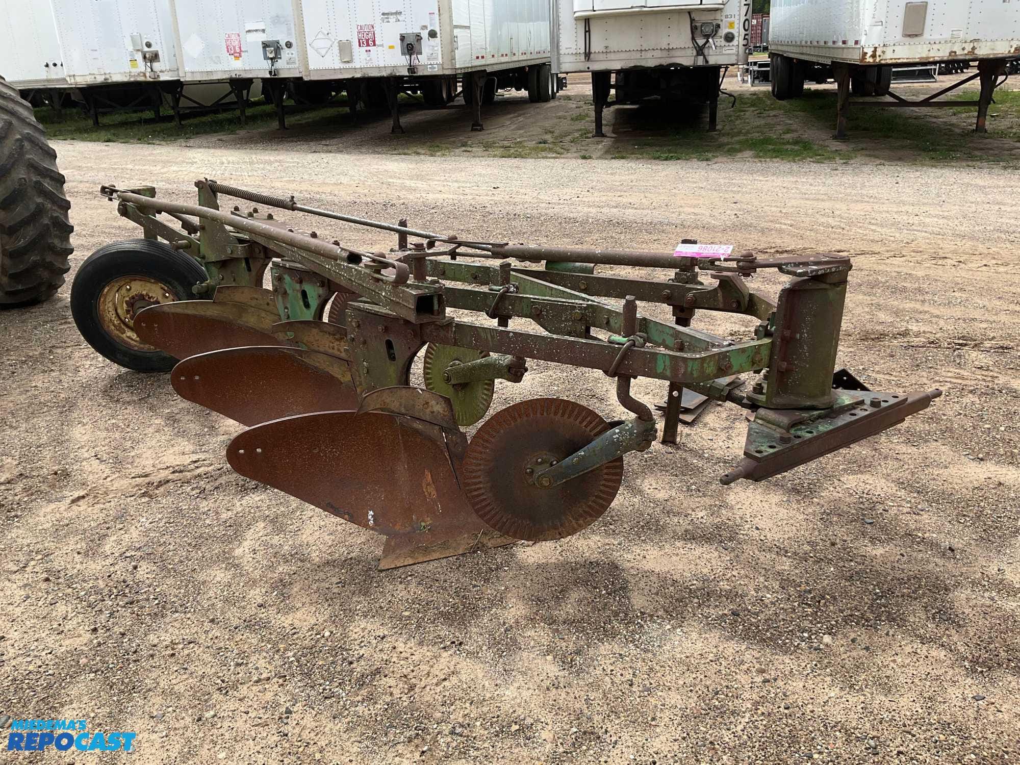 Main image John Deere F145