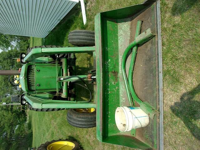 Image of John Deere 3020 equipment image 2