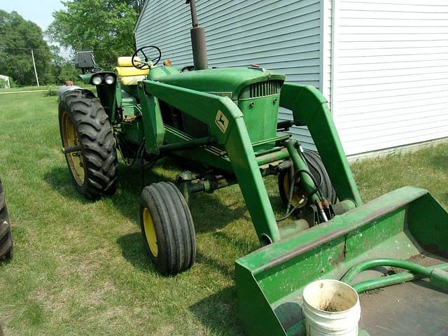 Image of John Deere 3020 equipment image 1