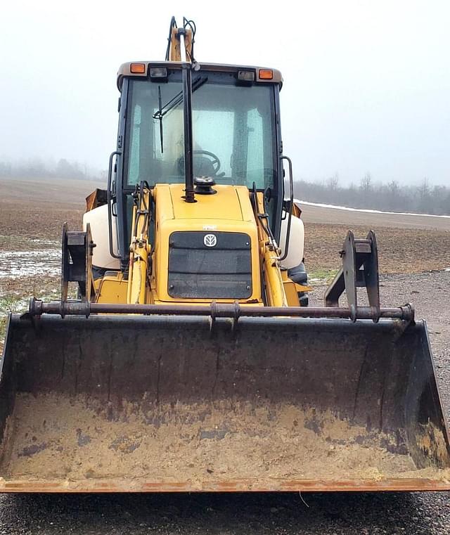 Image of New Holland 575E equipment image 3