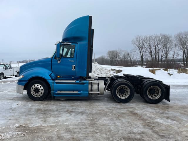 Image of International ProStar Plus 122 equipment image 1