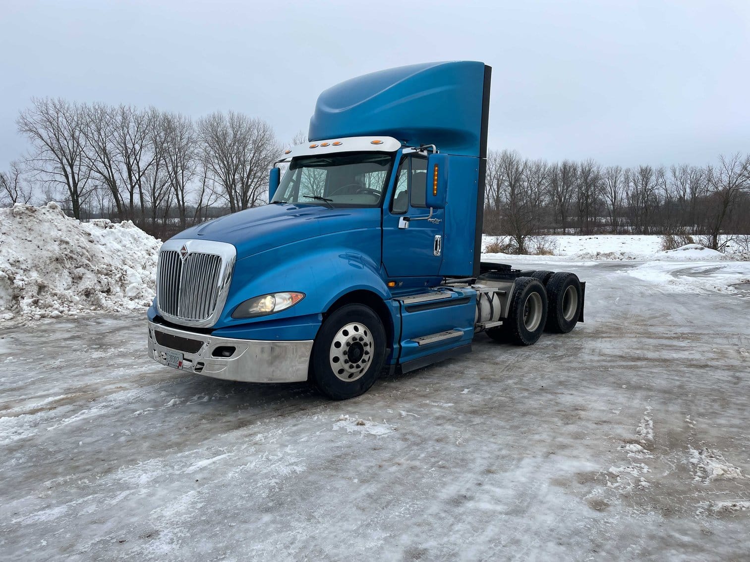 2014 International ProStar Plus 122 Equipment Image0