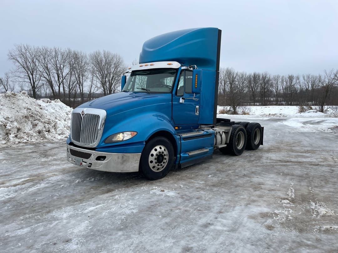 Image of International ProStar Plus 122 Primary image