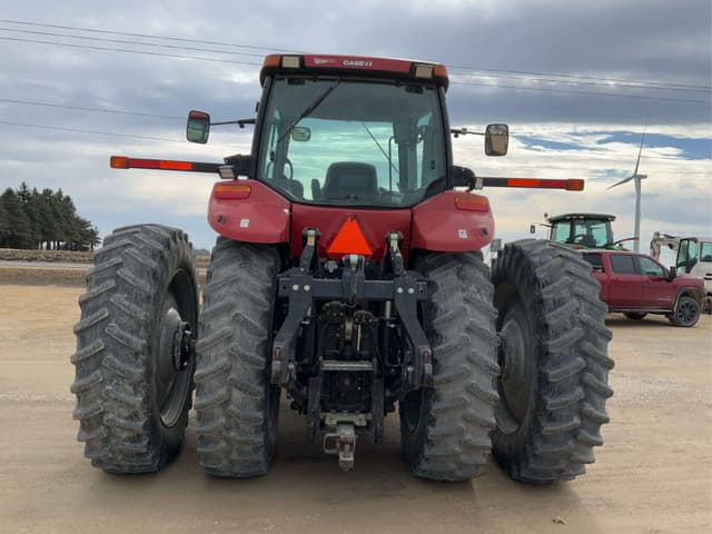 Image of Case IH Magnum 215 equipment image 4