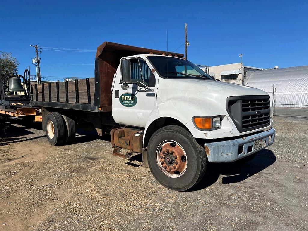 Image of Ford F-650 Primary image