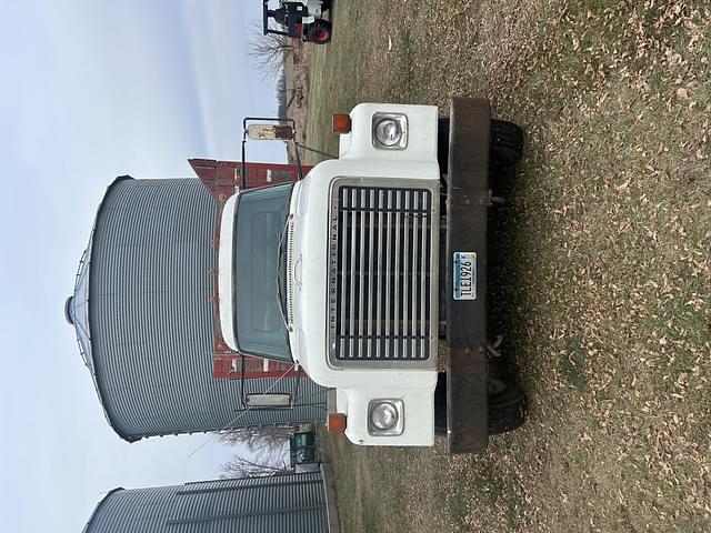Image of International Loadstar 1700 equipment image 1