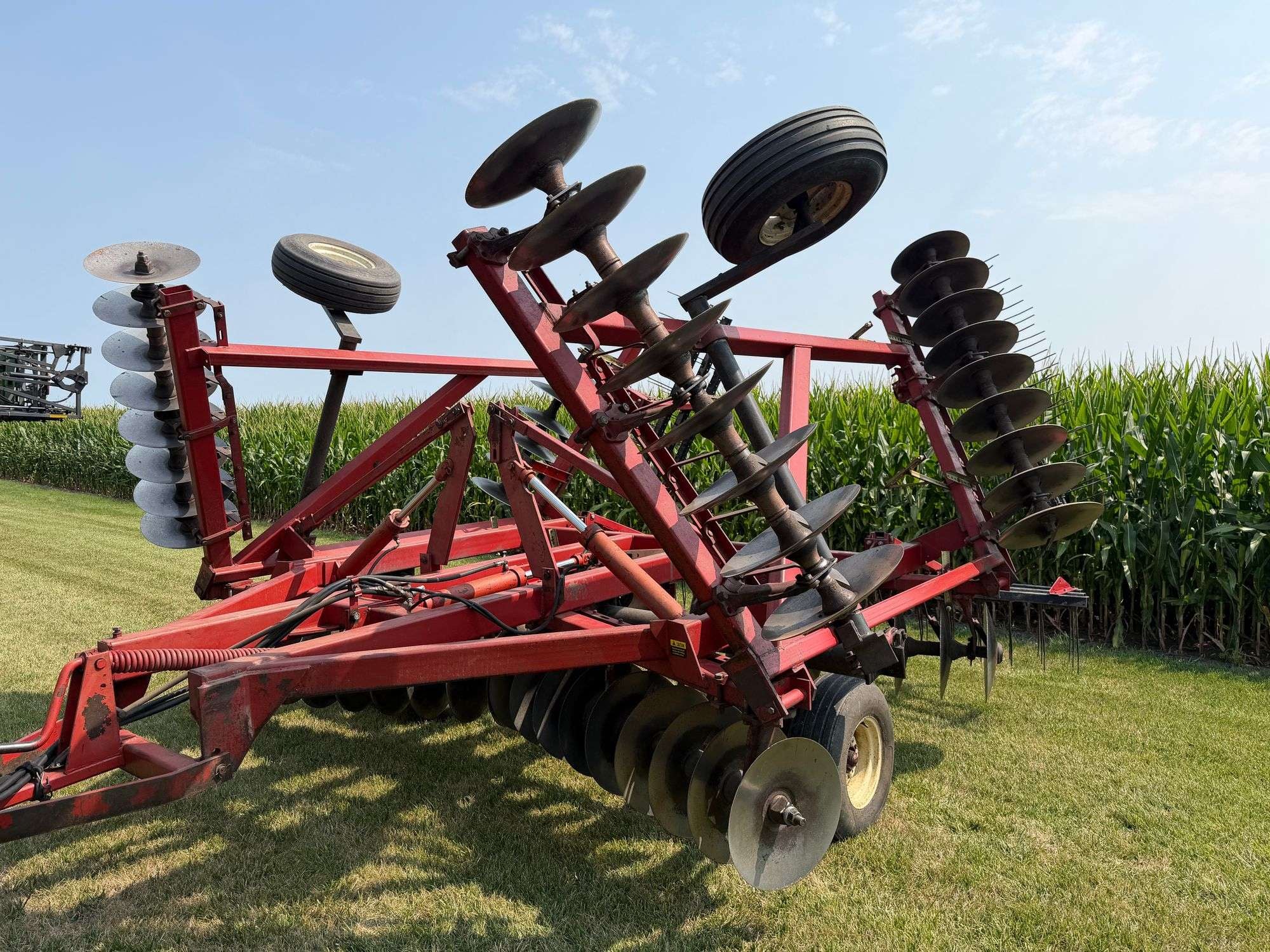 International Harvester 490 Equipment Image0