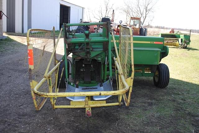 Image of John Deere 336 equipment image 3