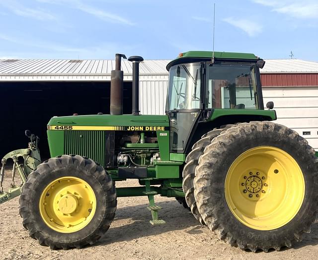 Image of John Deere 4455 equipment image 1