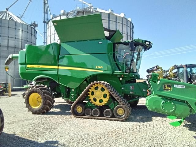 Image of John Deere S790 equipment image 1