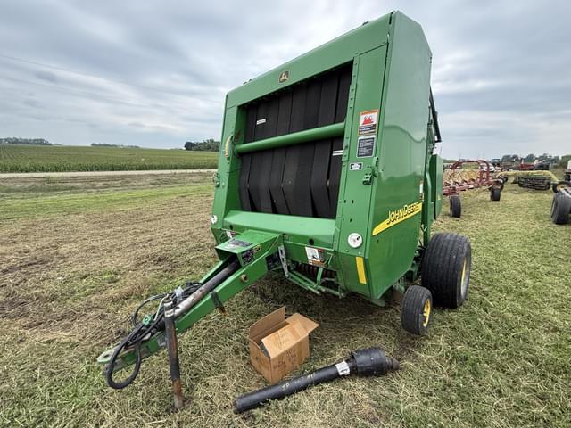 Image of John Deere 567 equipment image 1