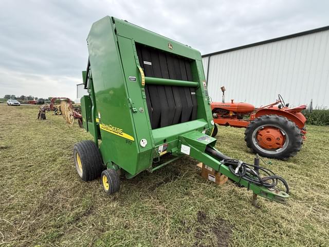 Image of John Deere 567 equipment image 4