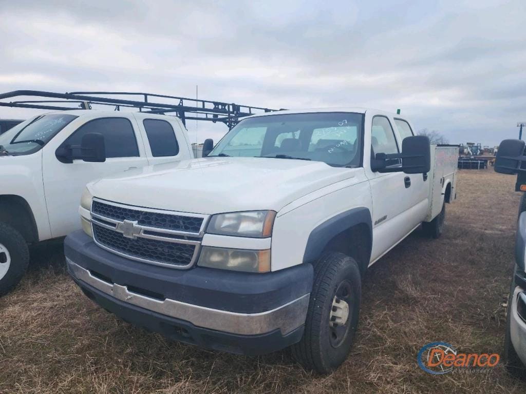 2007 Chevrolet 2500HD Equipment Image0