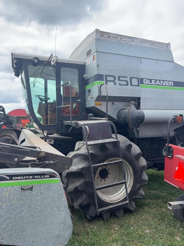 Image of Gleaner R50 equipment image 3