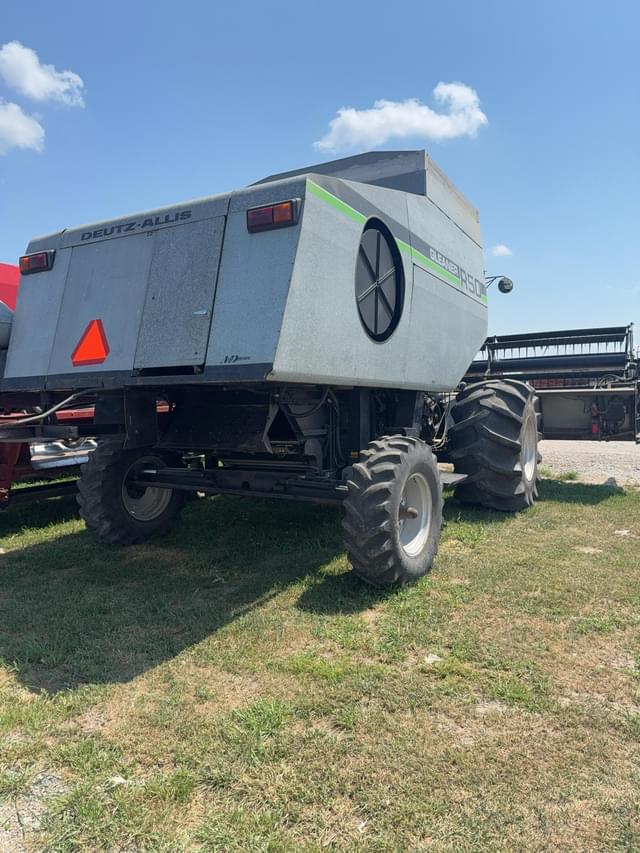 Image of Gleaner R50 equipment image 1
