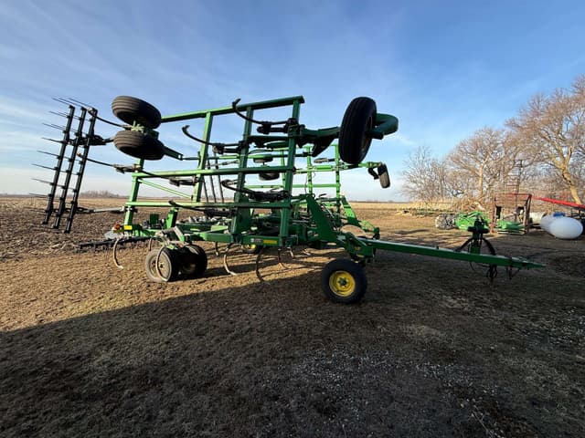 Image of John Deere 2410 equipment image 3