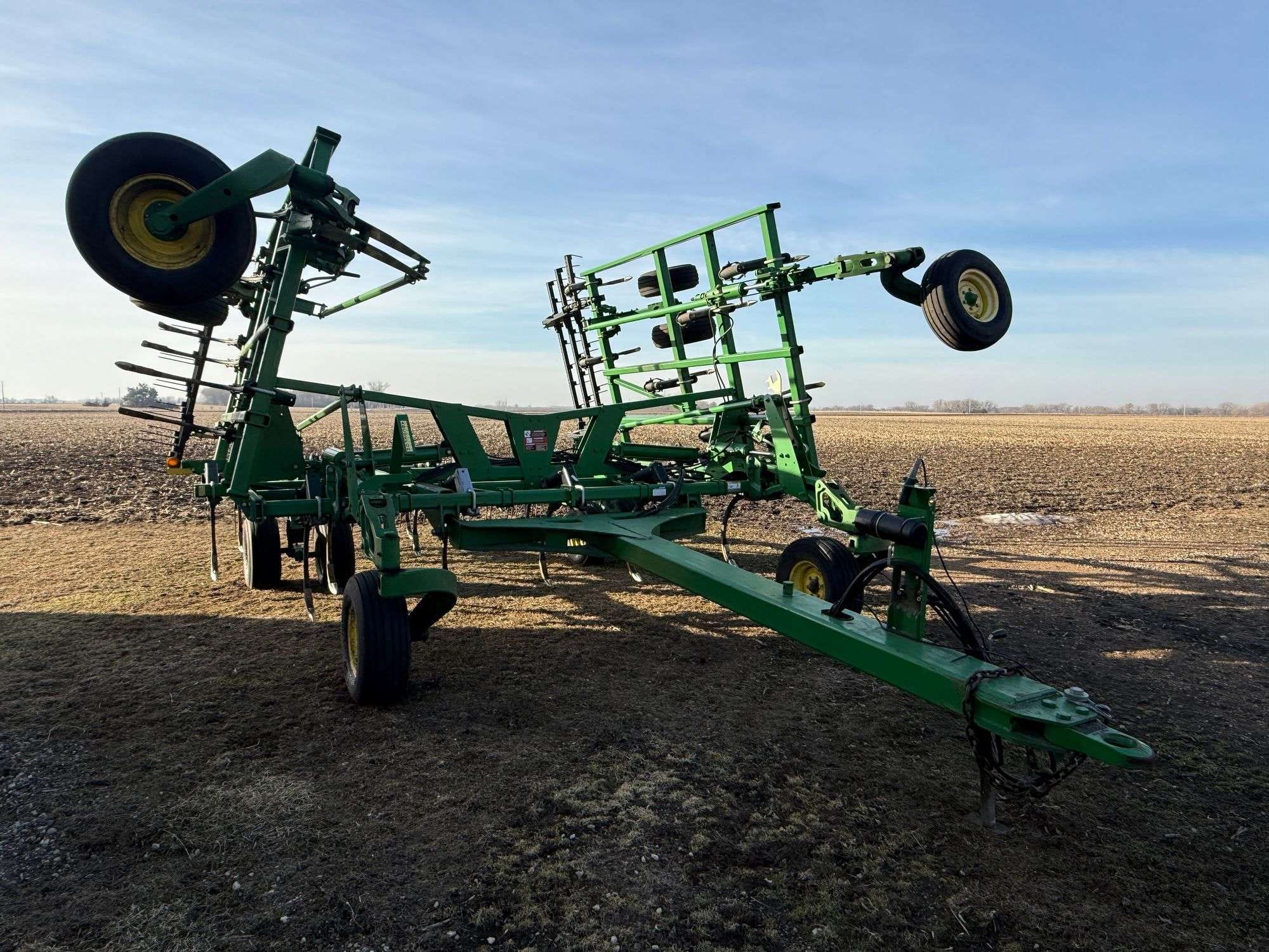 John Deere 2410 Equipment Image0