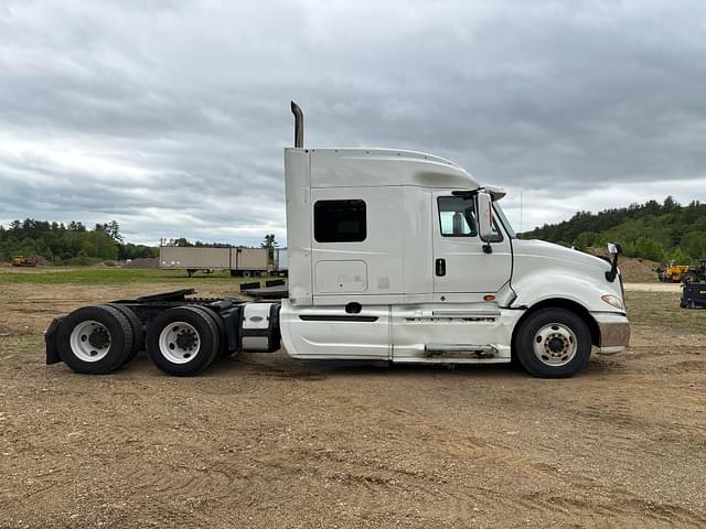 Image of International Prostar Plus equipment image 3