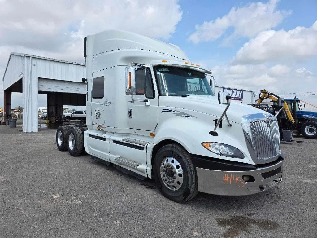 Image of International ProStar Plus 122 Primary image