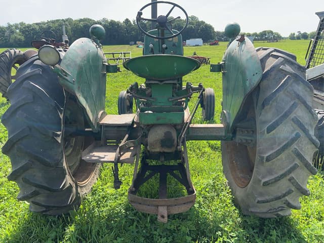 Image of Oliver 88 equipment image 3