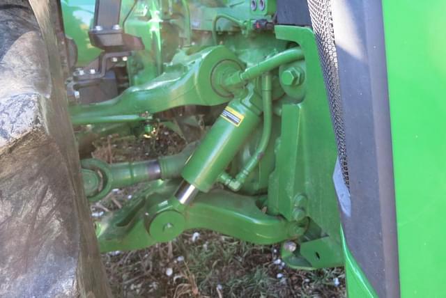 Image of John Deere 8R 340 equipment image 4