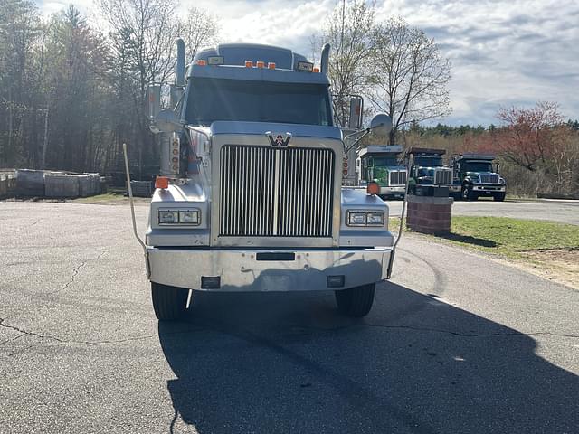Image of Western Star 4900 equipment image 1