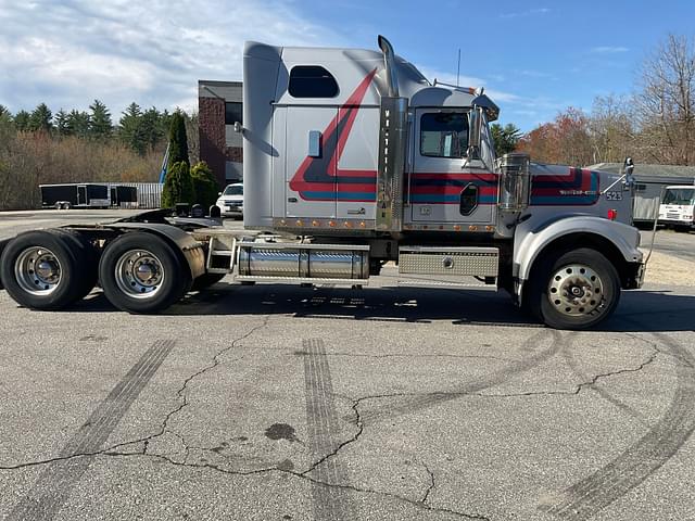 Image of Western Star 4900 equipment image 3
