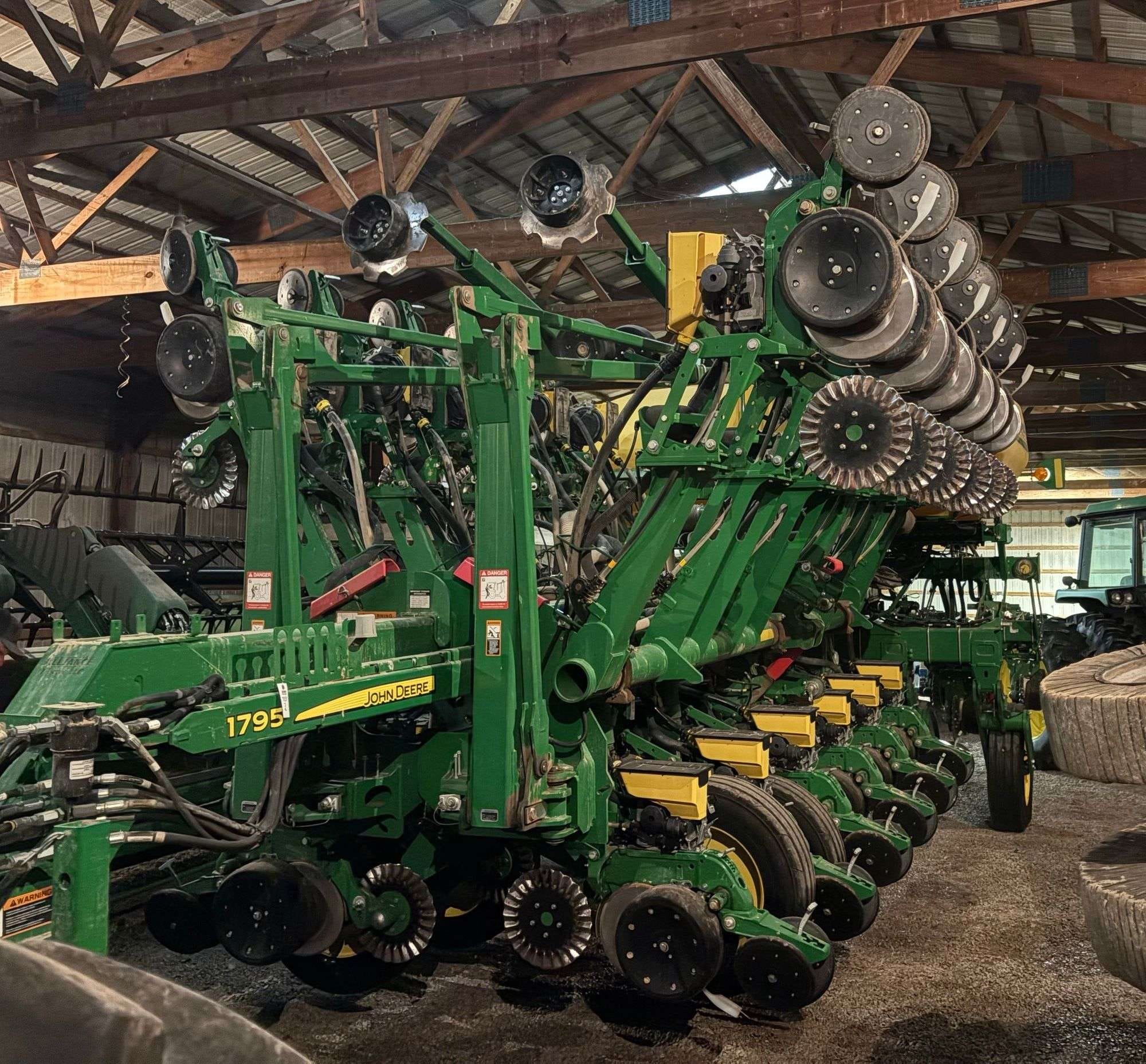 2021 John Deere 1795 Equipment Image0
