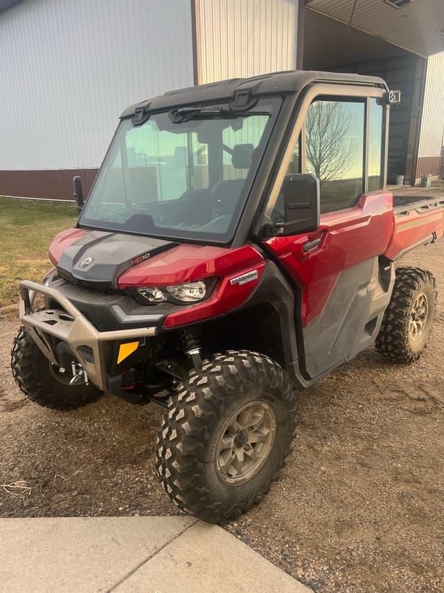 Image of Can-Am Defender 1000 equipment image 1
