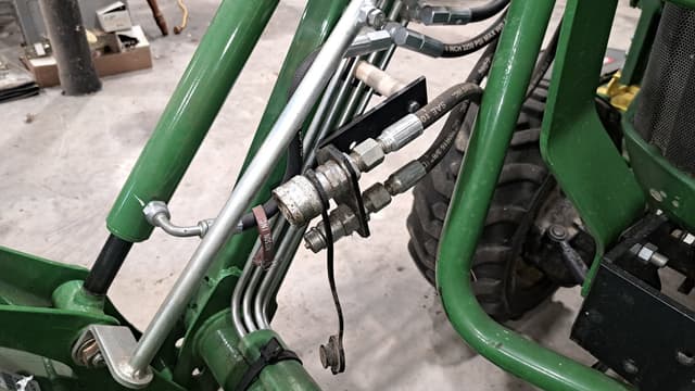 Image of John Deere 1026R equipment image 3