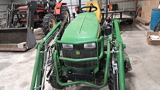 Image of John Deere 1026R equipment image 1