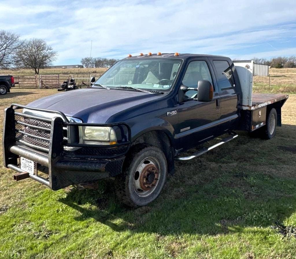 2004 Ford F-450 Equipment Image0