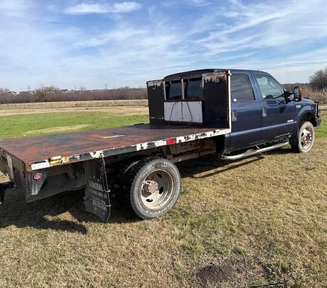Image of Ford F-450 equipment image 3