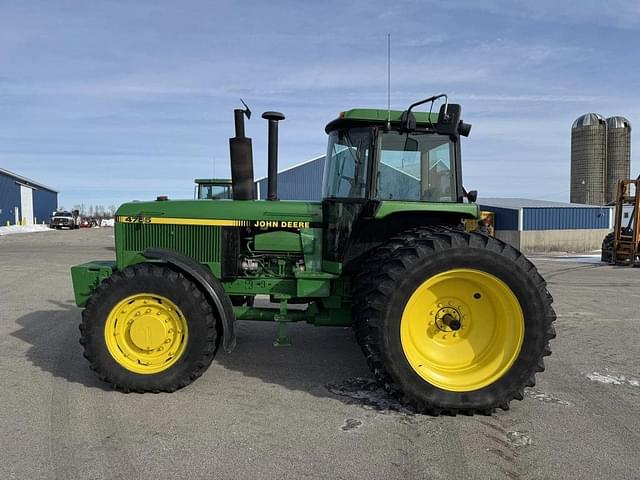 Image of John Deere 4755 equipment image 1