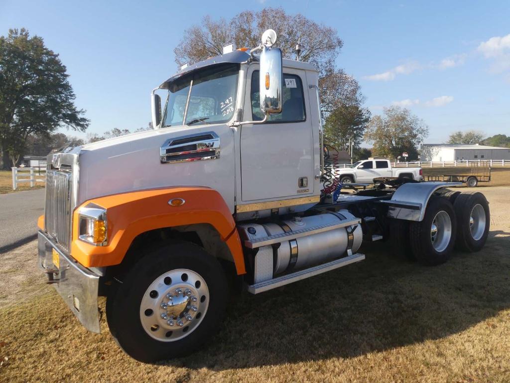Image of Western Star W4700SF Primary image