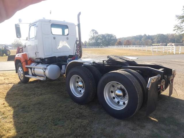 Image of Western Star W4700SF equipment image 3