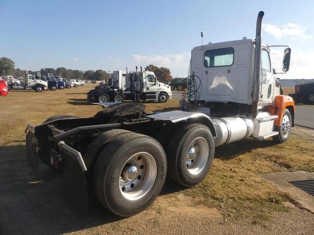 Image of Western Star W4700SF equipment image 2